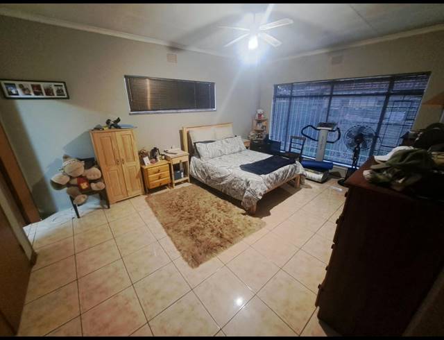 4 BEDROOM HOUSE FOR SALE IN VANDERBIJLPARK SE 7